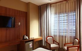 Garnet Hotel